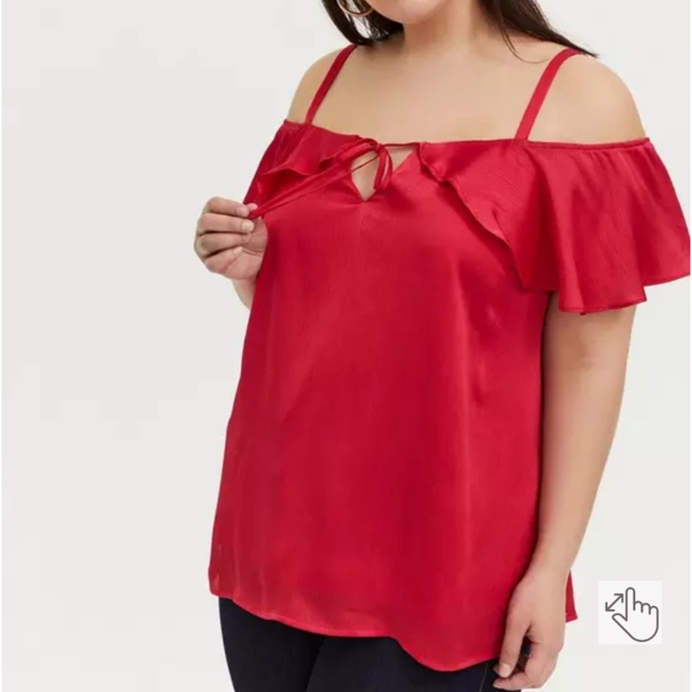 NWT Torrid Fuchsia Pink Textured Chiffon Cold Shoulder Top